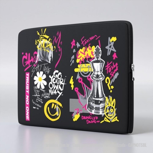 Capa para notebook personalizada - Capa para notebook Personalizada - CAPNOTSBL - Capa Para Notebook Personalizada, Quando se trata de presentear clientes e parceiros de negócios, é essencial encontrar algo que seja significativo e memorável. Uma excelente escolha de brindes para sua campanha promocional é a case para notebook em neoprene personalizada. A capa para notebook personalizada não só oferece uma proteção superior para os dispositivos, mas também promove sua marca de forma eficaz. Ao utilizar uma capa de notebook em neoprene com o logo da sua empresa, você garante visibilidade constante, cada vez que seu cliente ou parceiro usar o notebook. Esse tipo de brindes corporativos é muito valorizado por ser útil e sofisticado, deixando uma impressão duradoura. - 166147 - Portal de Brindes Personalizados | Guia Bríndice 38 Anos - Capa para notebook