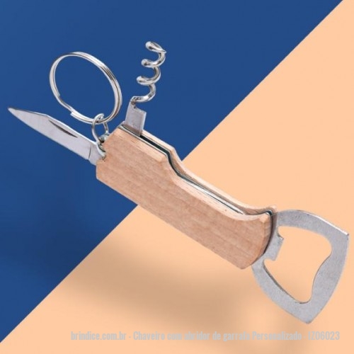 Chaveiro com abridor de garrafa personalizado - Chaveiro com abridor de garrafa Personalizado - IZ06023 - Chaveiro multifunções em madeira com abridor de garrafas, saca-rolhas e lâmina de corte. - 158013 - Portal de Brindes Personalizados | Guia Bríndice 38 Anos - Chaveiro com abridor de garrafa