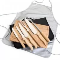 Chaveiro flutuante Personalizado | Kit Churrasco 8 Peças Com Cabo Em Bambu, Lâminas Em Aço Inox E Avental De Nylon. Acompanha Tábua Em Bambu Com Canaleta, 3 Facas De Corte E Uma Faca De Serra Cabo, Chaira, Garfo E Avental Prata Com Bolso. Acomodados Em Uma Maleta De Nylon Preta. Rebites Em Aço Inox, Um Dos Mais Resistentes à Ferrugem E Corrosão
