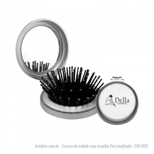 Escova de cabelo com espelho personalizada - Escova de cabelo com espelho Personalizada - ESP-0011 - Escova com espelho redonda em plástico resistente. Parte superior plana e parte inferior emborracha com relevo, estando aberta a peça basta empurrar a parte emborrachada(lado de fora) para poder utilizar a escova. Tamanho de 7,5 cm x 6,6 cm. Ideal para o Dia das Mães. - 141185 - Portal de Brindes Personalizados | Guia Bríndice 38 Anos - Escova de cabelo com espelho