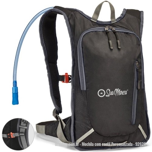 Mochila com cantil personalizada - Mochila com cantil Personalizada - 92628 - Mochila esportiva personalizada confeccionada em material resistente com compartimento principal forrado e bolso frontal com fechamento em zíper. Possui painel frontal com detalhes refletores para maior segurança. A parte posterior e as alças são acolchoadas, proporcionando mais conforto durante o uso. Conta também com uma alça ajustável na parte traseira, permitindo um encaixe firme ao corpo para facilitar o transporte, especialmente em atividades em movimento. Inclui reservatório de água com capacidade de até dois litros e canudo para hidratação prática. - 171220 - Portal de Brindes Personalizados | Guia Bríndice 38 Anos - Mochila com cantil