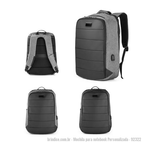 Mochila para notebook personalizada - Mochila para notebook Personalizada - 92322 - Mochila para notebook em 300D com placa de metal preta personalizável e 2 compartimentos principais. Os 2 bolsos almofadados são compatíveis com computador até 17 e com um tablet de 9,7. Tem ainda mais 2 bolsos nas alças 1 com zipper, bolso oculto na - 149825 - Portal de Brindes Personalizados | Guia Bríndice 38 Anos - Mochila para notebook