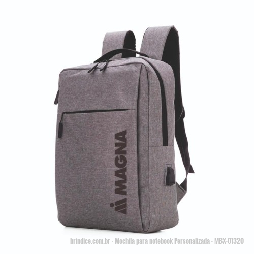 Mochila para notebook personalizada - Mochila para notebook Personalizada - MBX-01320 - Parte externa: 2 Bolsos frontais com ziper; 1 Bolso lateral; Alça de mão e ombro acolchoadas, engate para mala de viagem Conector USB externo na lateral. Parte interna: Compartimento acolchoado p/ notebook de 39x27cm; Tamanho total do Notebook - 15,6¨ 2 Porta Objetos; 2 Porta Canetas. - 166856 - Portal de Brindes Personalizados | Guia Bríndice 38 Anos - Mochila para notebook
