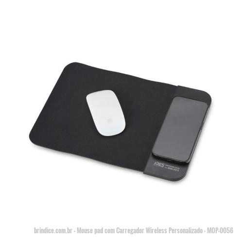 Mouse pad com Carregador Wireless personalizado - Mouse pad com Carregador Wireless Personalizado - MOP-0056 - Mouse pad com carregamento via indução. Feito em neoprene com verso emborrachado antideslizante, este mouse pad oferece estabilidade e mais praticidade no dia a dia, graças à sua base plástica com carregamento por indução. Acompanha cabo USB V8. - 168540 - Portal de Brindes Personalizados | Guia Bríndice 38 Anos - Mouse pad com Carregador Wireless