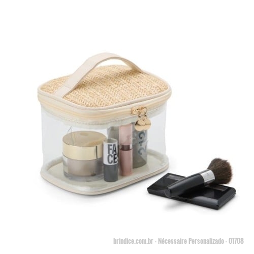 Nécessaire personalizado - Nécessaire Personalizado - 01708 - Delicadeza e charme natural são as características marcantes da nossa nécessaire. Produzida em PVC com detalhes em palha sintética, seu design permite uma visualização prática dos itens, mantendo-os sempre visíveis e ao alcance. Altura : 14,4 cm L - 175335 - Portal de Brindes Personalizados | Guia Bríndice 38 Anos - Nécessaire